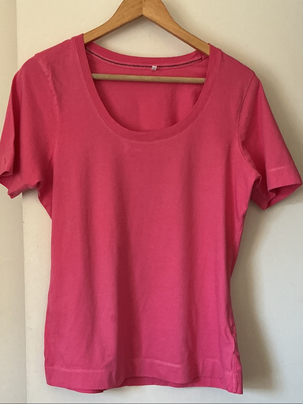 PORT AUTHORTY Women’s Scoop Neck T-Shirt - Pink